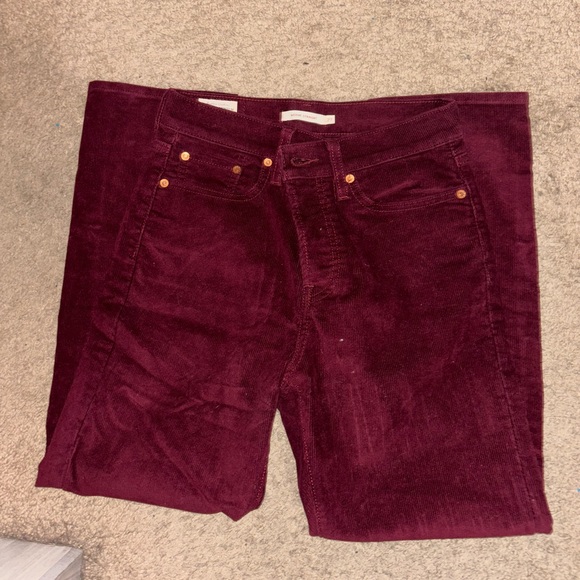 Levi’s Wedgie Straight Fit Corduroy Pants - Picture 7 of 10